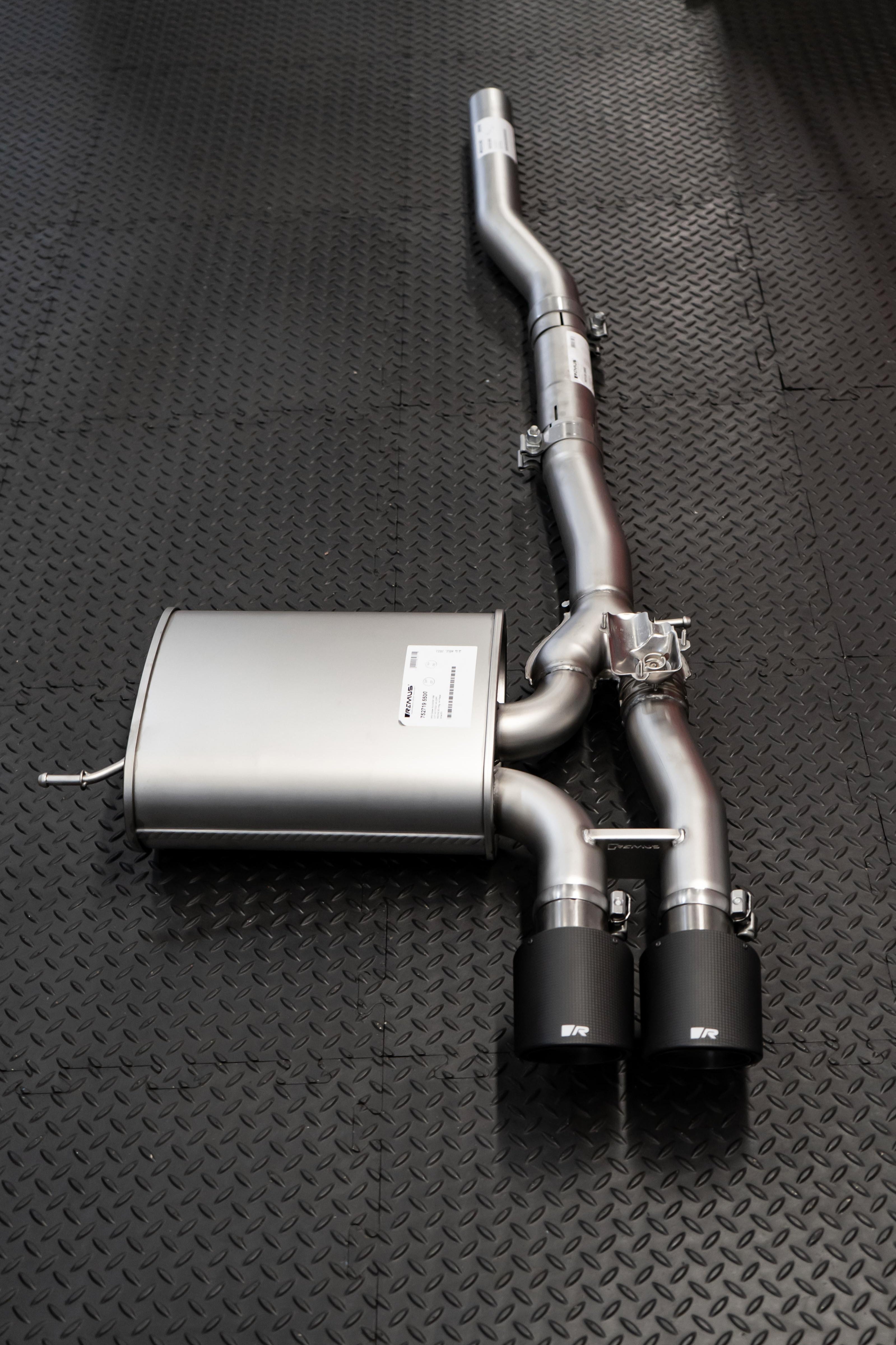 MINI F56 LCI 2 with Sound Controller Remus GPF Back system